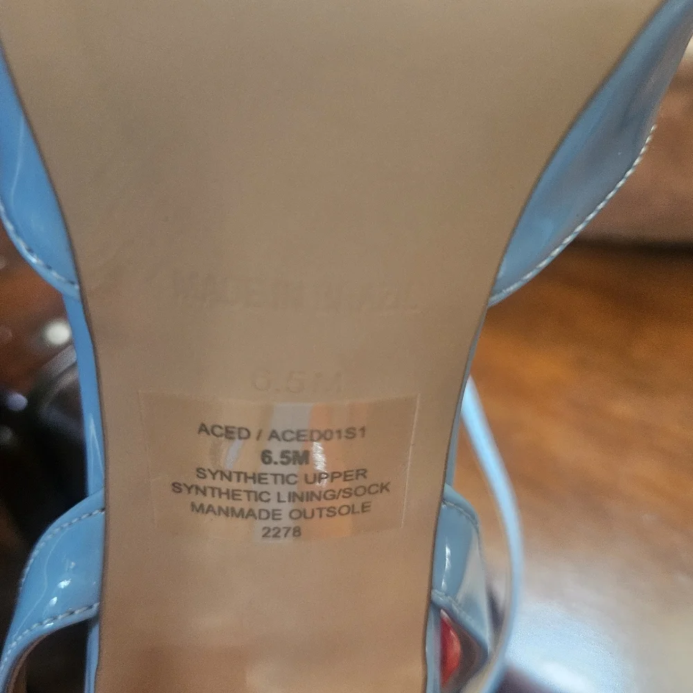 Steve Madden Blue Heels with Sleek Design - Picture 5 of 6